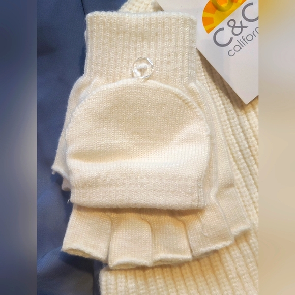 ⭐️ C & C California 2 Piece Set Beanie and Gloves * Read Details - Picture 3 of 10